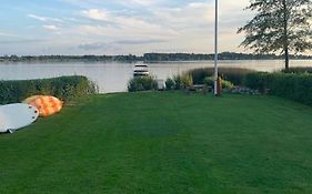 Huset Ved Soen Taet Pa Herning Og Mch Og Boxen 90 M2